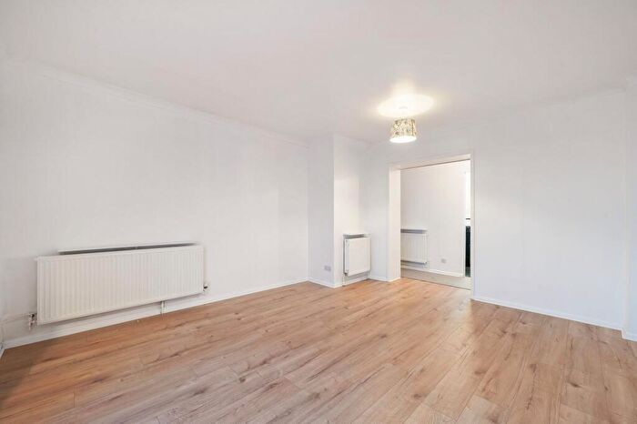 2 Bedroom Apartment To Rent In Lavender Avenue, Packham Court Lavender Avenue, KT4