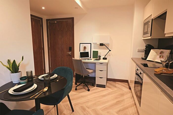 1 Bedroom Flat To Rent In Wade Lane Wade Lane, Leeds, LS2