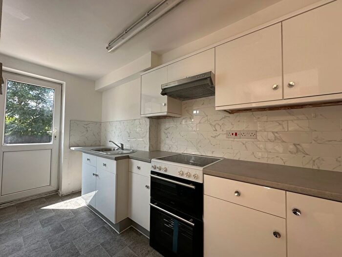 3 Bedroom Terraced House To Rent In Hanworth Road, Warwick, CV34