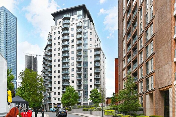 2 Bedroom Flat To Rent In City Tower, Limeharbour, E14