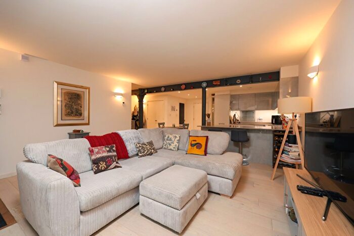 2 Bedroom Flat For Sale In Kingsdown Parade, Kingsdown, Bristol, BS6