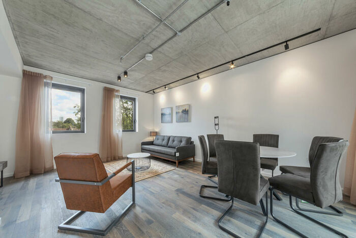 3 Bedroom Apartment To Rent In North Apartments, Lawrence Road, London, N15