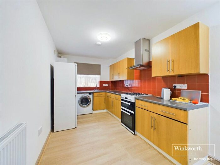 2 Bedroom Apartment To Rent In Old Kenton Lane, Kingsbury, London, NW9