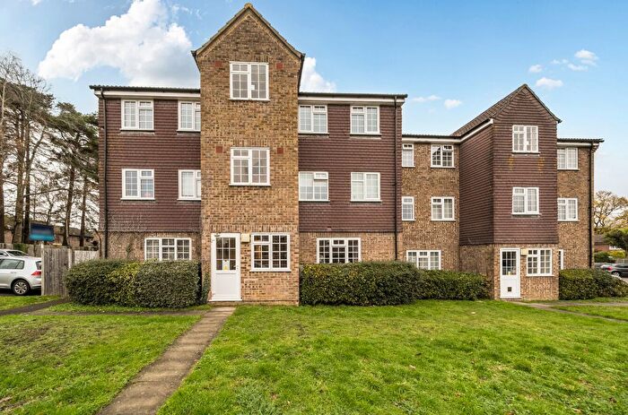 1 Bedroom Flat For Sale In Crofton Close, Bracknell, Berkshire, RG12