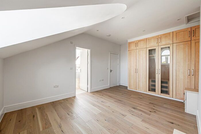 1 Bedroom Flat To Rent In Richmond Road, W5