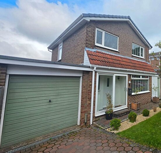 3 Bedroom Detached House For Sale In Park Lea, Sunderland, SR3