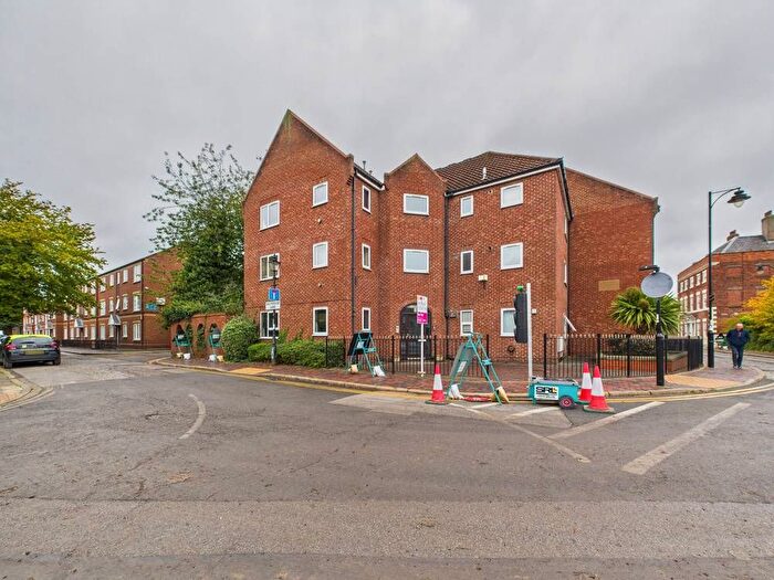 1 Bedroom Flat For Sale In Lawson Court, High Street, Hull, HU1