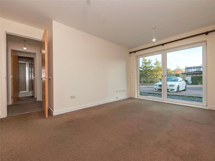 2 Bedroom Flat To Rent In Pefferbank, Edinburgh, EH16
