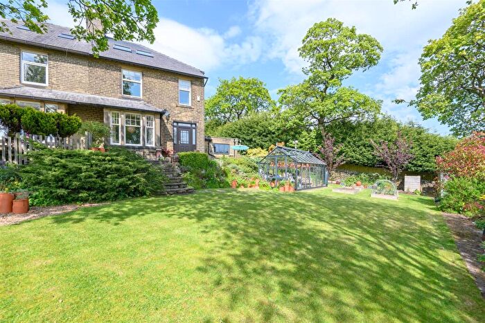 5 Bedroom Semi-Detached House For Sale In Heathleigh, Whitehill Road, Illingworth, HX2