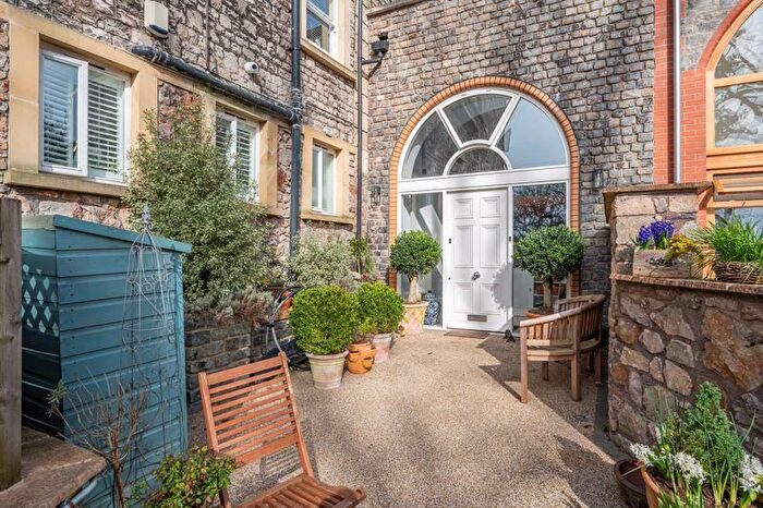 4 Bedroom Maisonette For Sale In Kingston Cottages, Bristol, BS8
