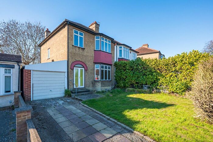 3 Bedroom Semi Detached House For Sale In Burnt Ash Lane, Bromley, BR1