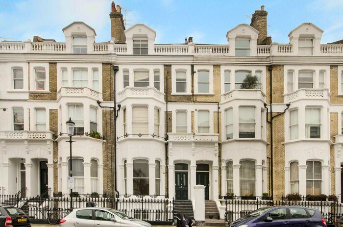 3 Bedroom Flat To Rent In Coleherne Road, Chelsea, London, SW10