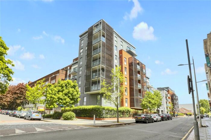 2 Bedroom Flat To Rent In Kirkby Apartments, B Baythorne Street, London, E3