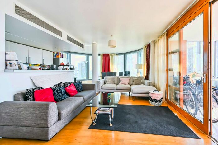 2 Bedroom Flat To Rent In Lombard Road, Battersea, London, SW11