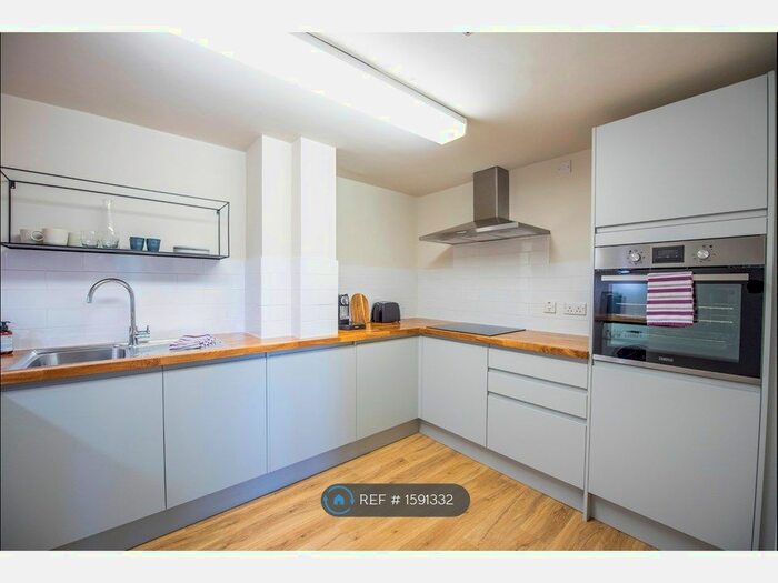 1 Bedroom Flat To Rent In Claverton Court, Chester, CH4