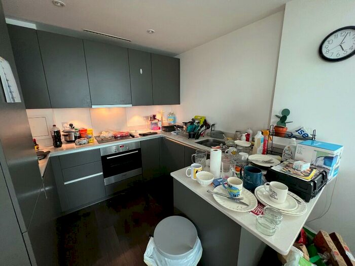 2 Bedroom Apartment To Rent In Saffron Square, Croydon, London, CR0