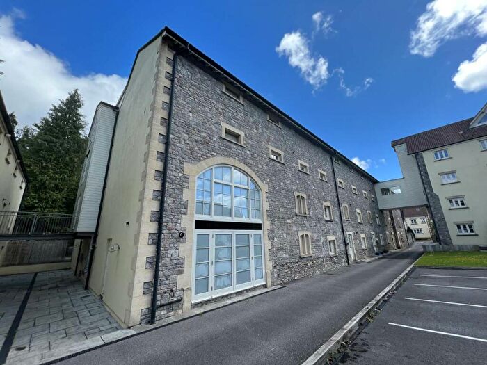 4 Bedroom Flat To Rent In Old Brewery Place, Oakhill, Nr Radstock, BA3