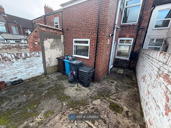 2 Bedroom End Of Terrace House To Rent In Estcourt Villas, Hull, HU9