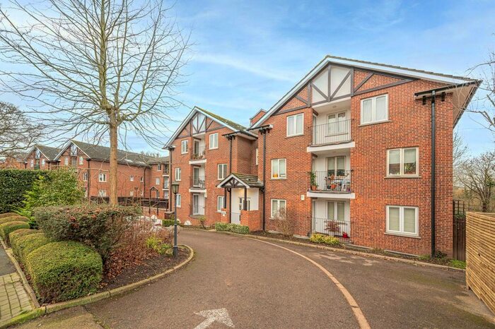 2 Bedroom Flat To Rent In Holden Road, Woodside Park, London, N12