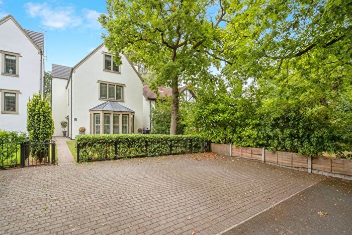 4 Bedroom Detached House For Sale In Bawtry Road, Bessacarr, Doncaster, DN4
