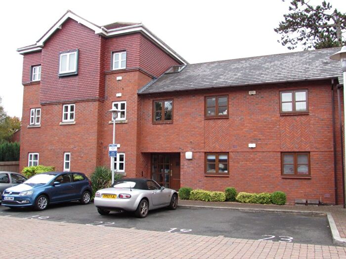 1 Bedroom Flat To Rent In Old Hall Gardens, Shirley, Solihull, West Midlands, B90