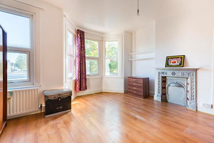 4 Bedroom Terraced House To Rent In Churston Avenue, Upton Park, London, E13