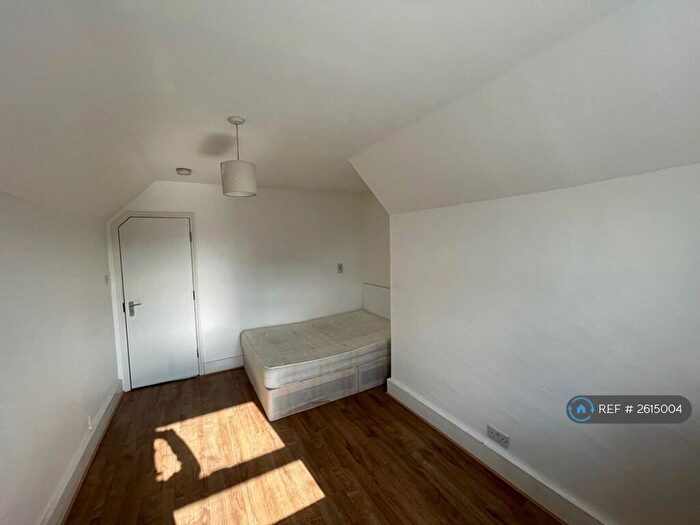1 Bedroom Flat To Rent In Trundleys Road, London, SE8