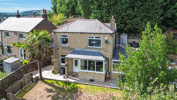 4 Bedroom Detached House For Sale In Back Thornhill Road, Longwood, Huddersfield, West Yorkshire, HD3