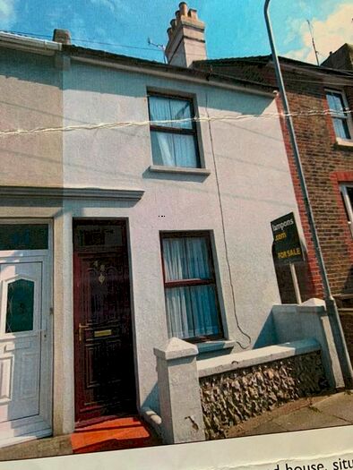 2 Bedroom Terraced House To Rent In Lawes Avenue, Newhaven, BN9