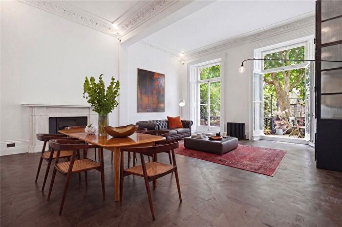 2 Bedroom Flat For Sale In Courtfield Gardens, London, SW5