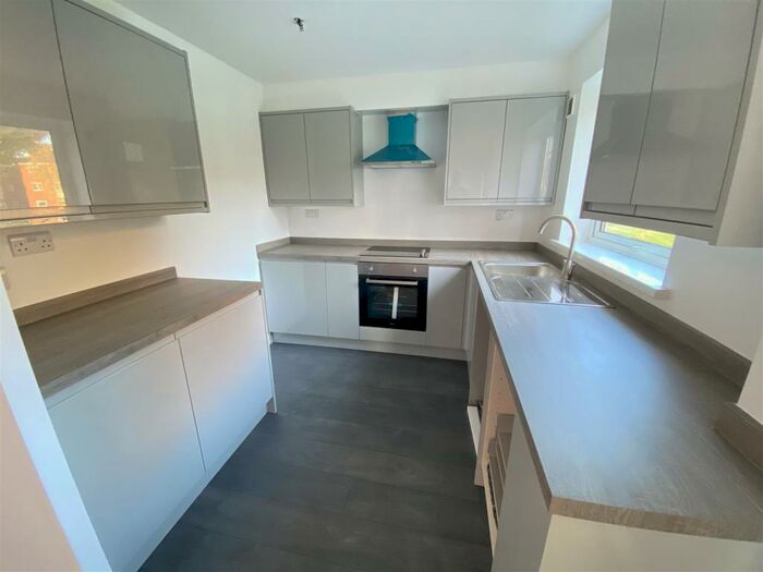 2 Bedroom Apartment To Rent In Burns Drive, Hemel Hempstead, HP2