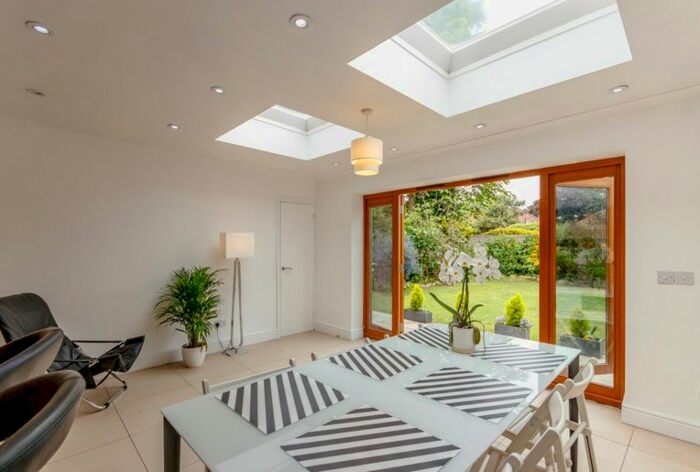 4 Bedroom Semi-Detached House To Rent In Murray Road, Richmond, TW10