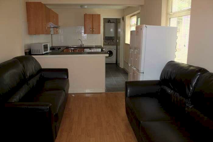 6 Bedroom Terraced House To Rent In Cathays Terrace, Cathays, Cardiff, CF24