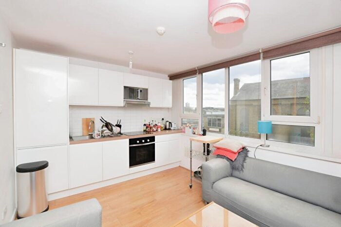 4 Bedroom Maisonette To Rent In East Surrey Grove Peckham, SE15