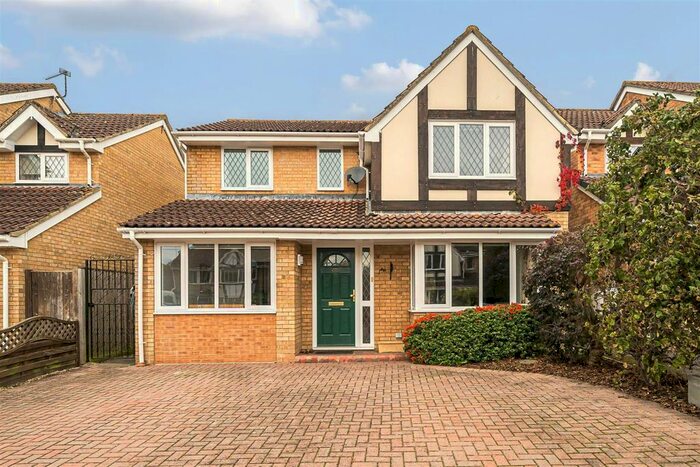 4 Bedroom Detached House To Rent In Bishop Close, Pewsham, Chippenham, SN15