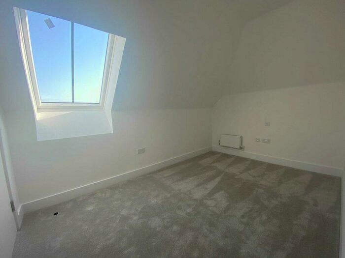 4 Bedroom House To Rent In Aylsham Road, Tadworth, &#; Bedrooms Unknown, KT20