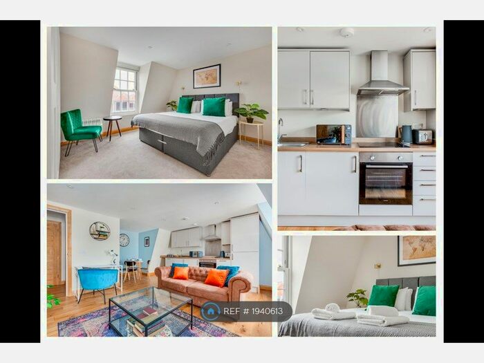 2 Bedroom Flat To Rent In Weybourne House, Chertsey, KT16