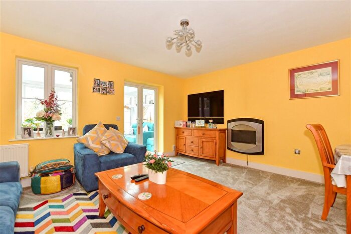 3 Bedroom End Of Terrace House For Sale In Smeeds Close, East Grinstead, West Sussex, RH19
