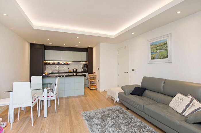 2 Bedroom Flat To Rent In Cobblestone Square, Wapping, E1W