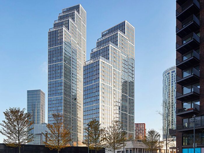 1 Bedroom Flat To Rent In Nine Elms Lane, London, SW8