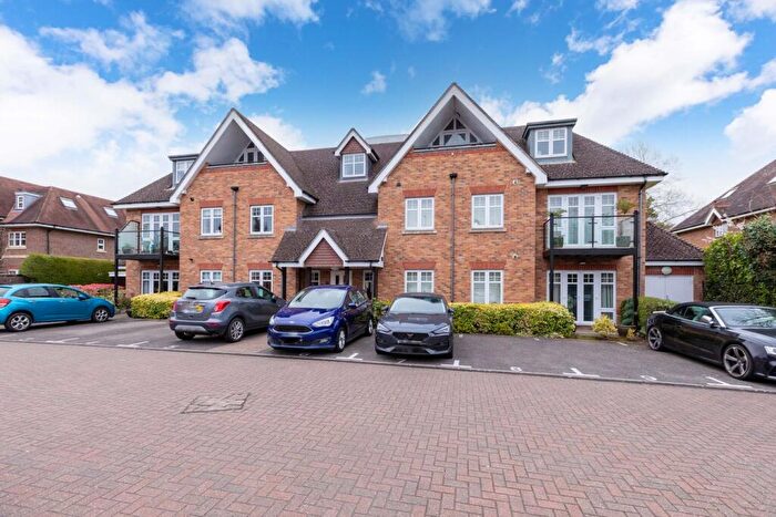 2 Bedroom Property For Sale In Shoppenhangers Road, Maidenhead, SL6
