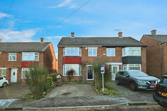 3 Bedroom Semi-Detached House For Sale In Mooring Road, Rochester, Kent, ME1