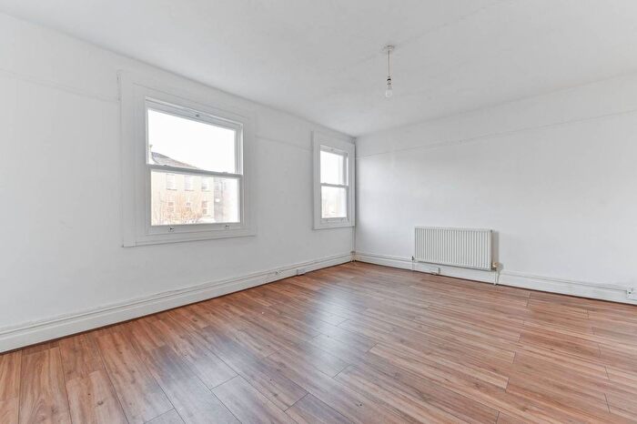 3 Bedroom Maisonette To Rent In Clyde Road, East Croydon, Croydon, CR0