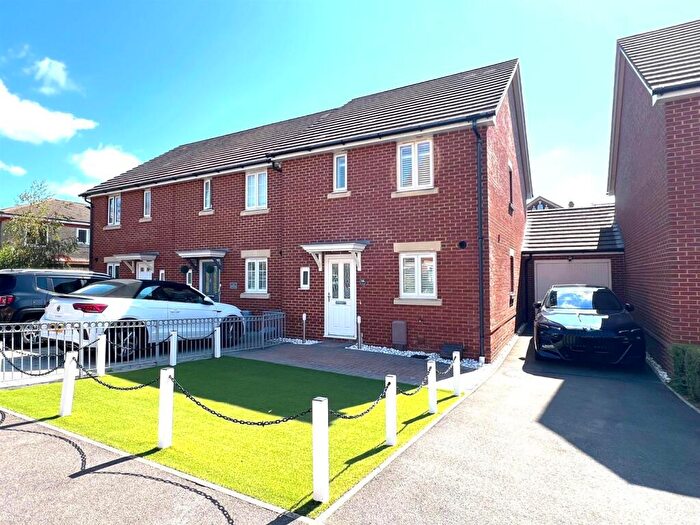 3 Bedroom End Of Terrace House For Sale In Union Road, Portsmouth, PO3