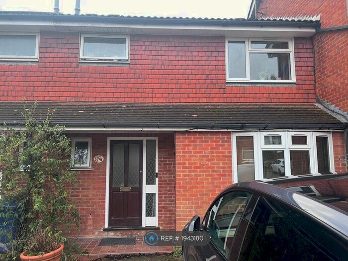 4 Bedroom Terraced House To Rent In The Spinney, Chesham, HP5