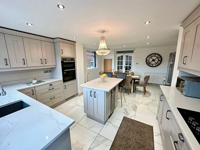 3 Bedroom Property To Rent In White Laithe Road, Leeds, LS14