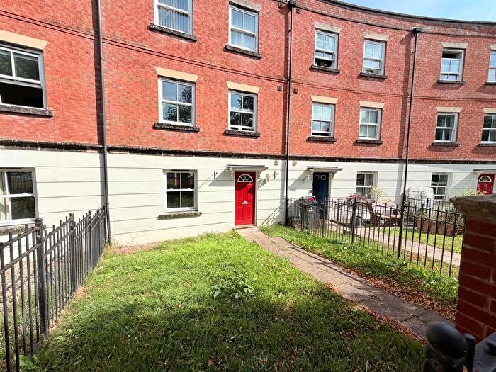 2 Bedroom Flat To Rent In Fairby Close, Tiverton, EX16