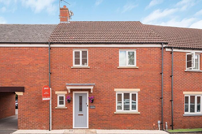 3 Bedroom Terraced House For Sale In Dolina Road, Swindon, SN25
