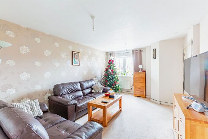 3 Bedroom Terraced House For Sale In Tweed Crescent, Rushden, NN10