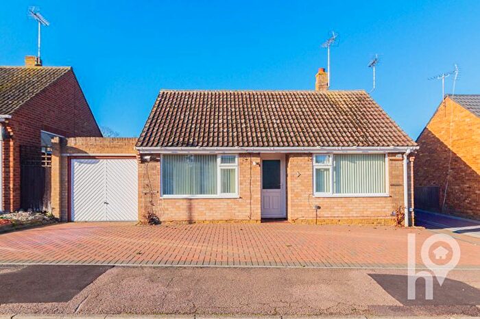 2 Bedroom Detached Bungalow For Sale In Banner Way, Halfway, ME12